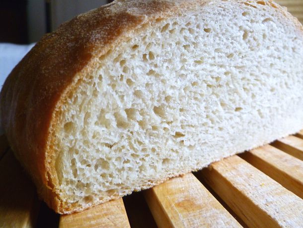 2011-bread-baking-70-percent-hydration-bread sliced.JPG