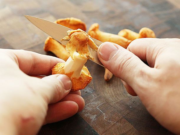 The bottom of the chanterelle stems is trimmed off.