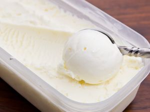 20121217-mascarpone-lemon-gelato-1.jpg