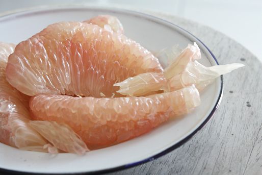 20130114-pomelo-shrimp-one-bite-salad-pomelo.jpg