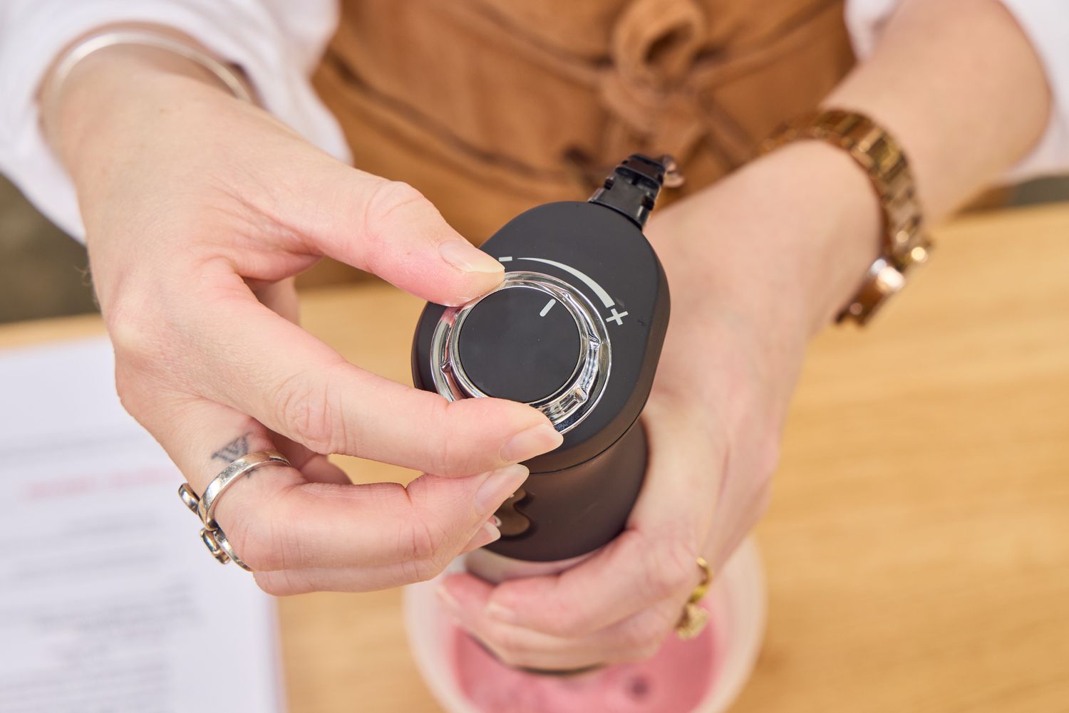 The dial on the All-Clad Stainless Steel Immersion Blender