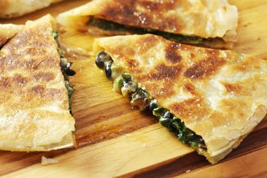 20170131-quesadillas-three-variations-a-4-spinach.jpg