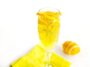 20140730-sparklingsuze-cocktail-elana-lepkowski copy.jpg