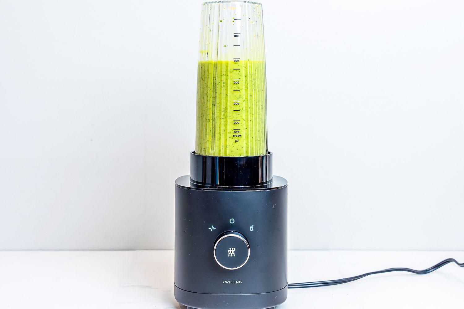 Zwilling Enfinigy Personal Blender blending greens