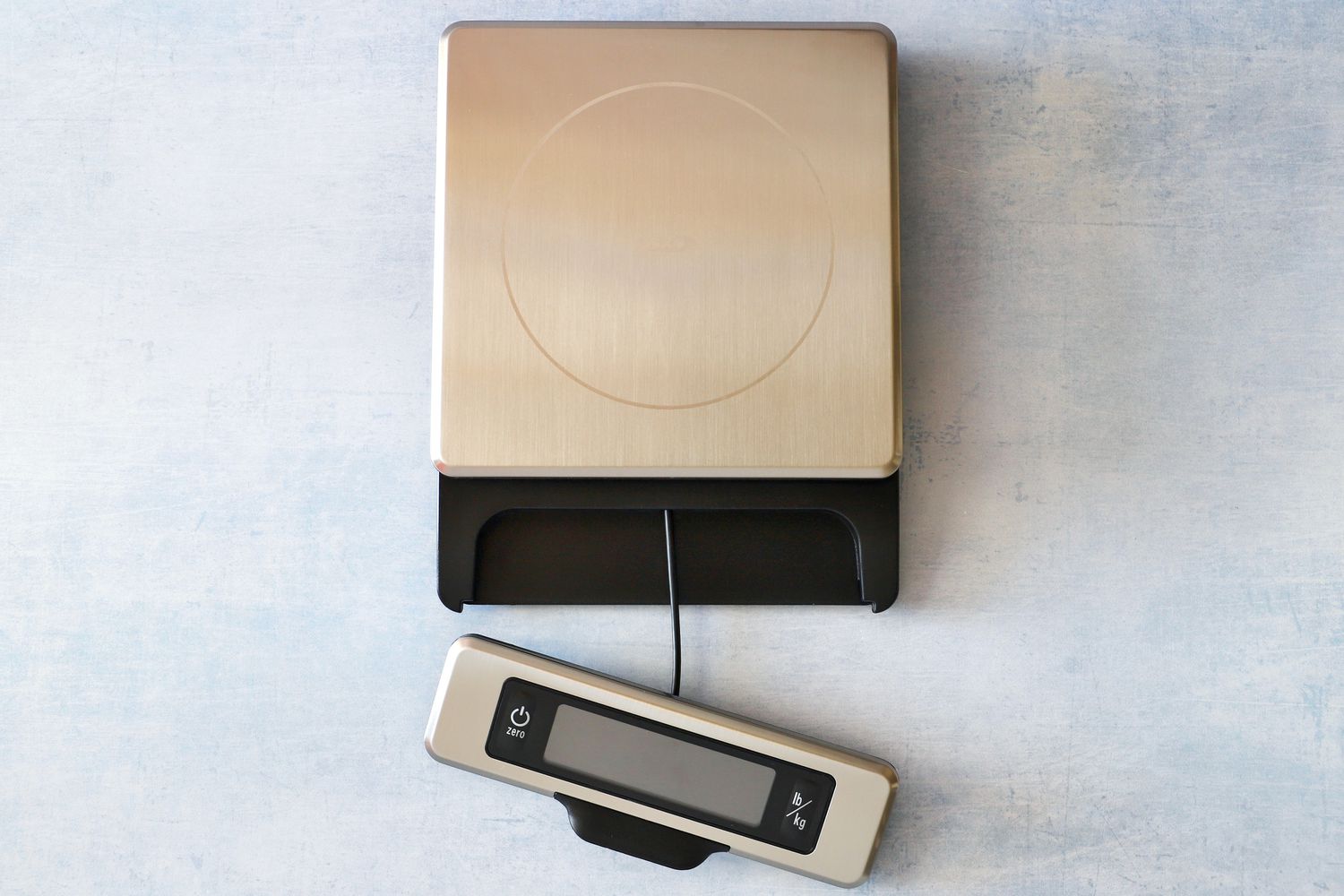 The OXO kitchen scale with its screen pulled out.
