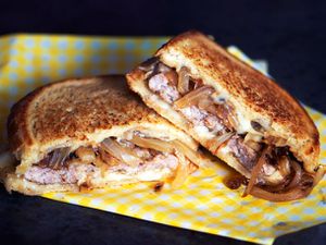 20120902-127677-Pork-Patty-Melt-PRIMARY.jpg