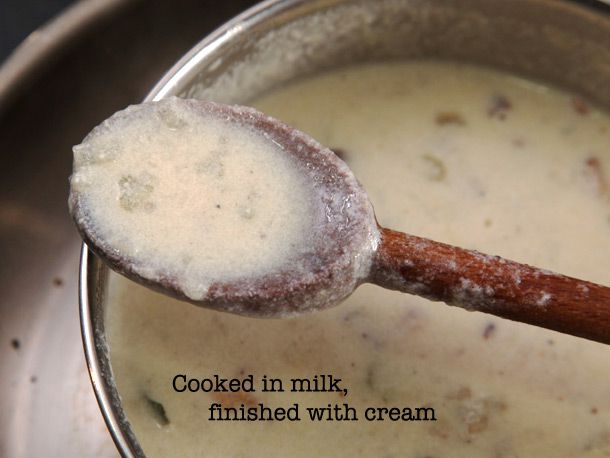 Broken texture of chowder cooked in milk and finished with cream.