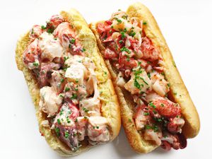20161208-sous-vide-lobster-59-lobster-roll-duo.jpg