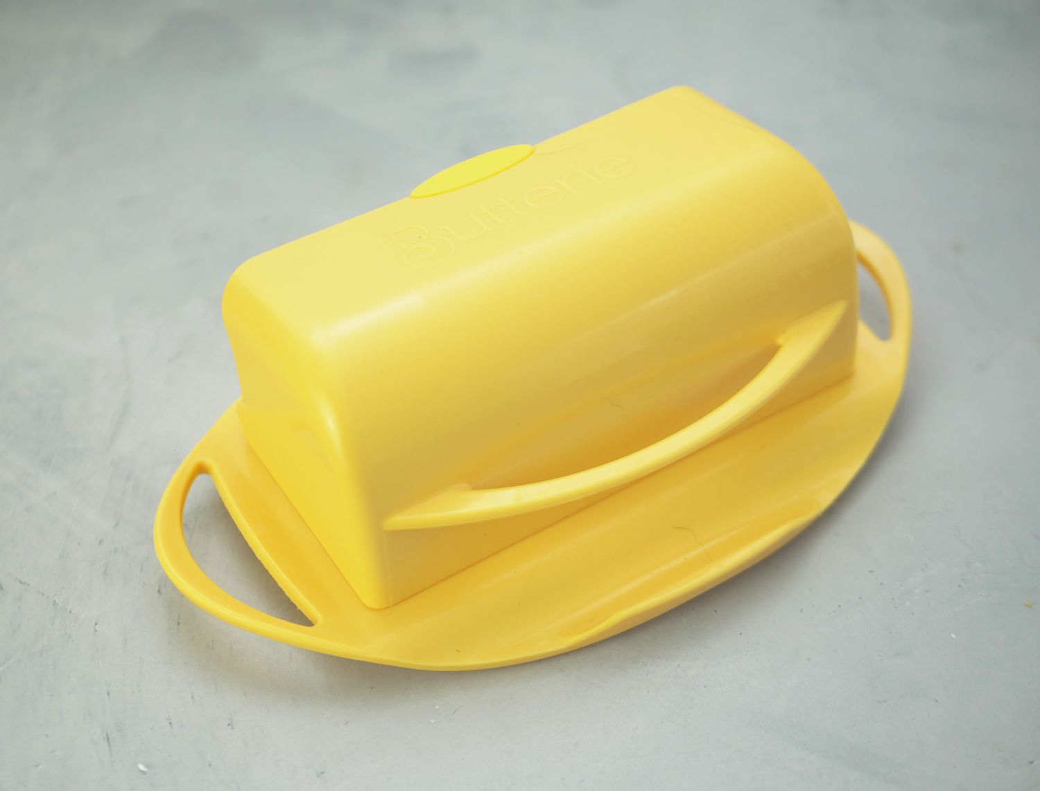 closed butterie dish