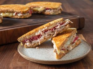 20191010-leftover-turkey-reuben-sandwich-vicky-wasik-19