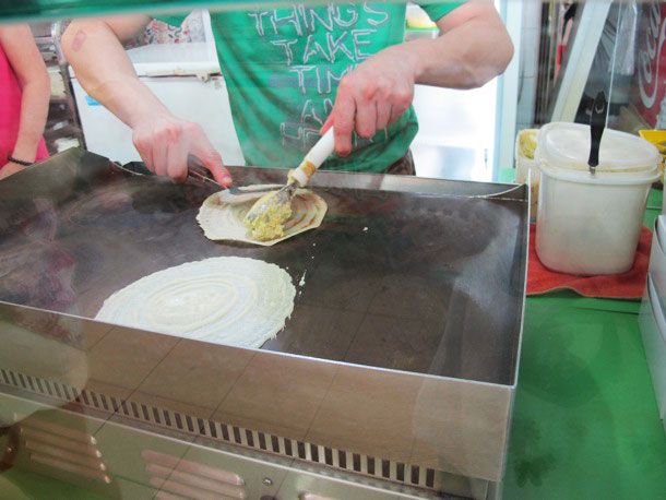 20130812-262622-durian-pancake-process-edit.jpg