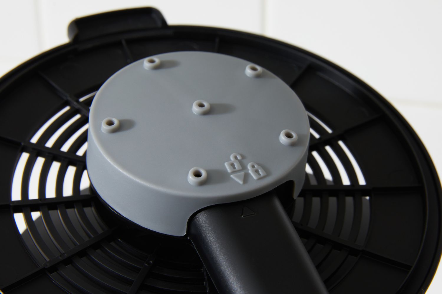 closeup of the lid of the OXO Brew 9-Cup Coffee Maker