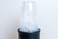 Nurtibullet Pro 900 Personal Blender blending ice