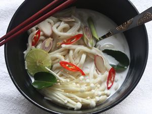 20121022-tom-kha-udon-post.jpg