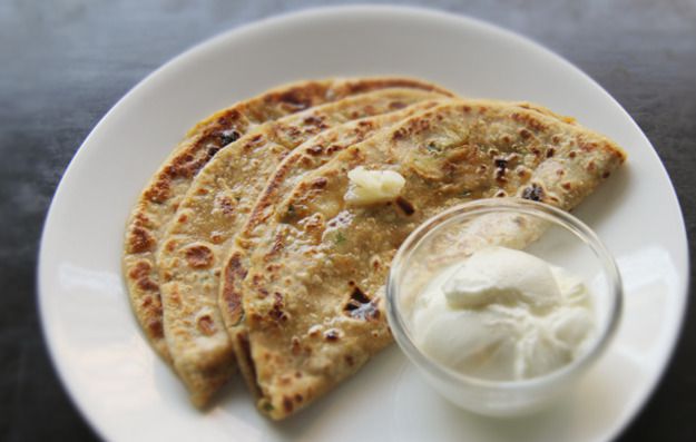 Aloo Paratha (Indian Potato Bread)