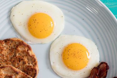 20170728-sunny-side-up-eggs-vicky-wasik.jpg
