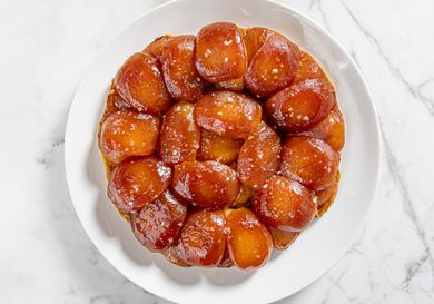 Overhead view of finished tarte tatin