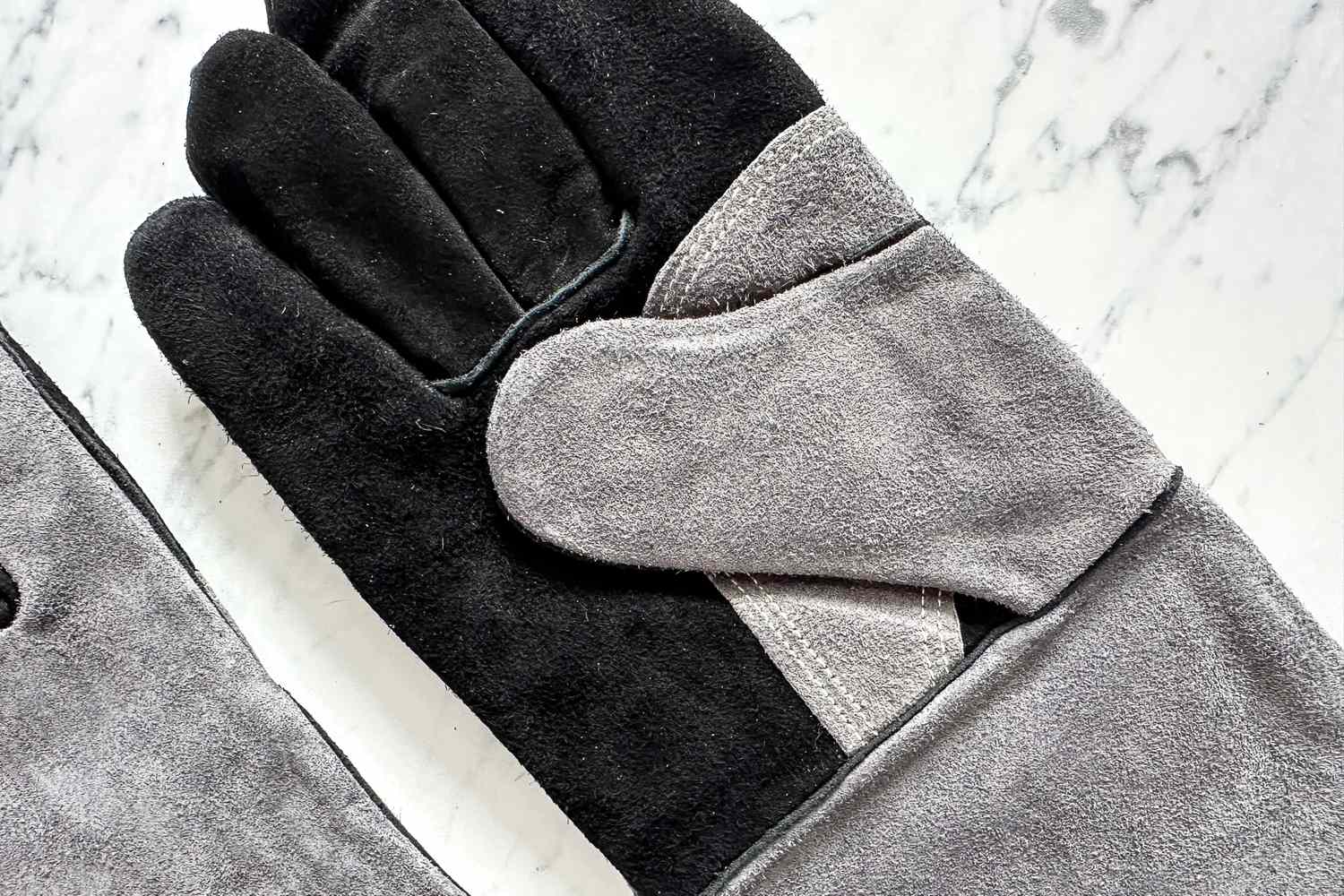 The thumb on the Breeo Fire Pit Glove