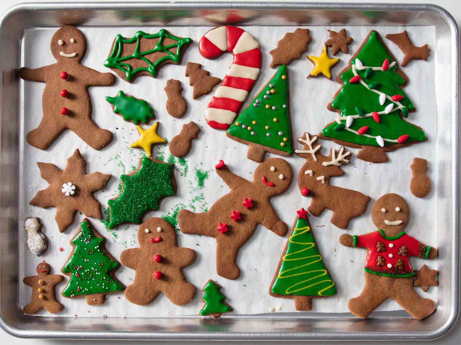 finished tray of frosted gingerbread
