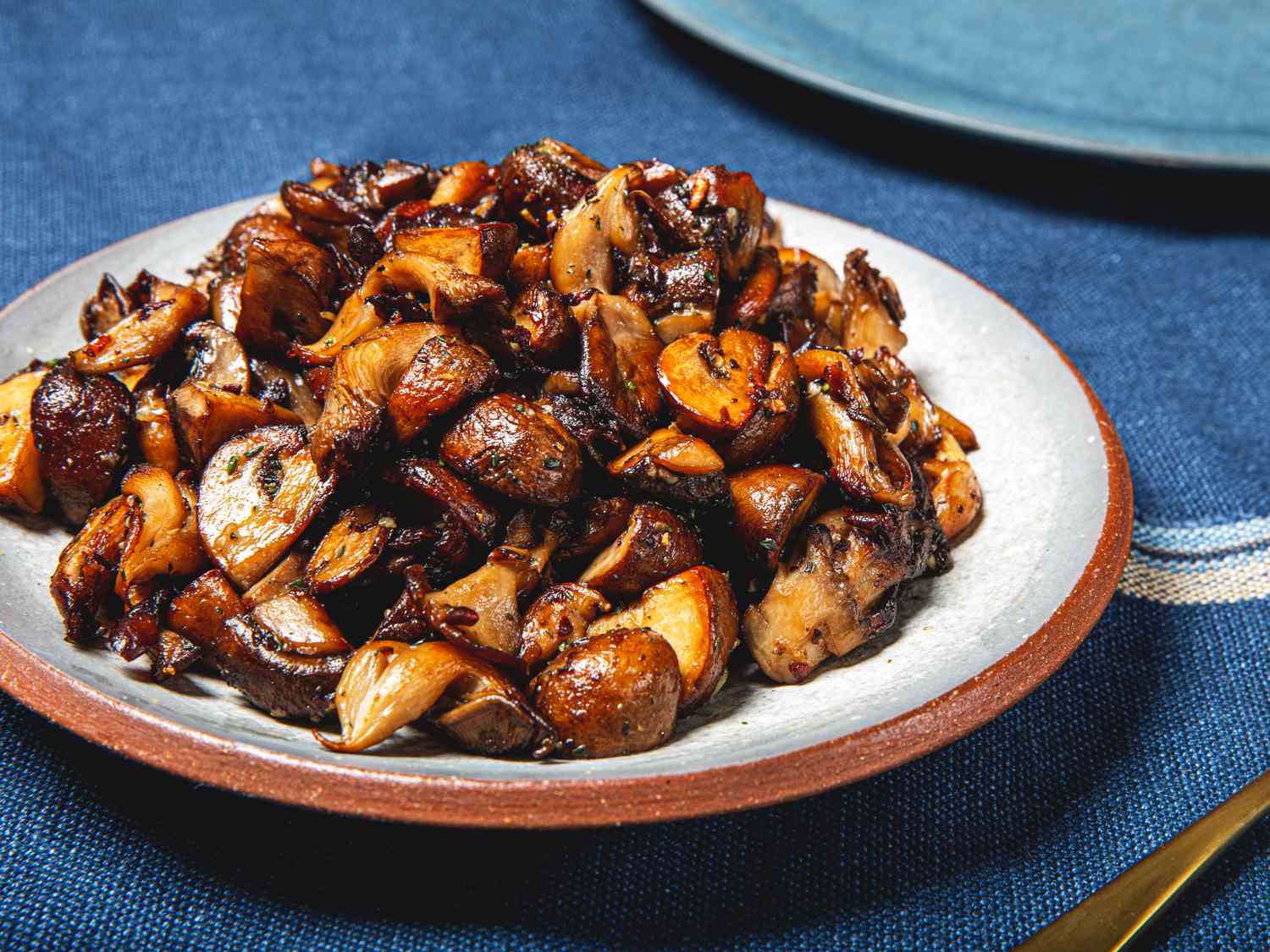 Sauted mushrooms served on a plate