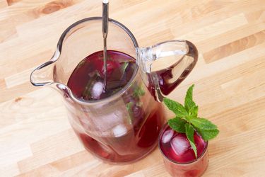 20120522-207000-hibiscus-rum-cooler-primary.jpg