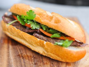 20110925-172243-steak-banh-mi.jpg