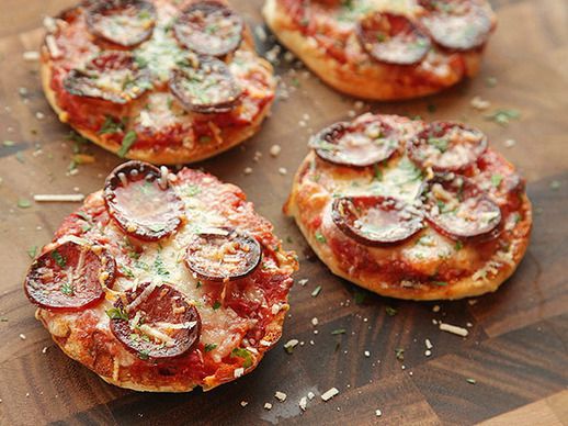 The Best English Muffin Pepperoni Pizza