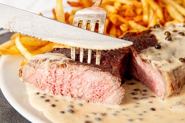 Side view of steak frites