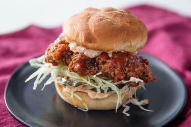 20181218-kimchi-fried-chicken-sandwich-vicky-wasik-13