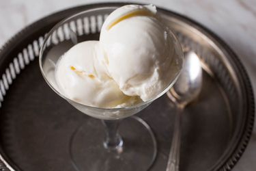 A stemmed serving bowl of Philadelphia-style ice cream.