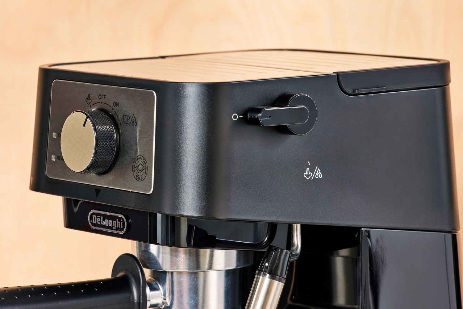 Closeup of the De'Longhi Stilosa Espresso Machine