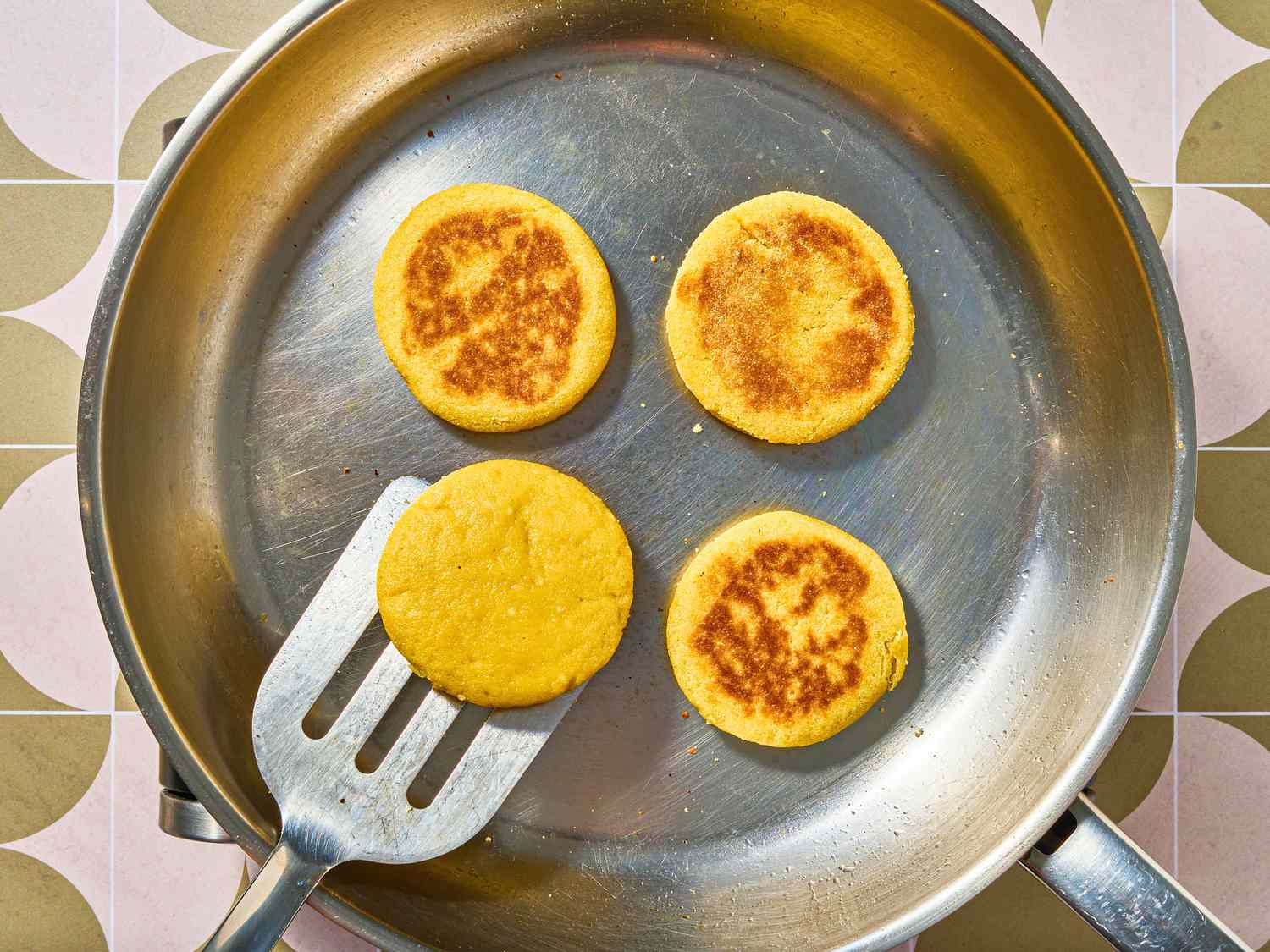 Overhead view of flipping harcha 