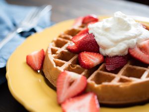 20160329-yeasted-waffles-vicky-wasik-11.jpg