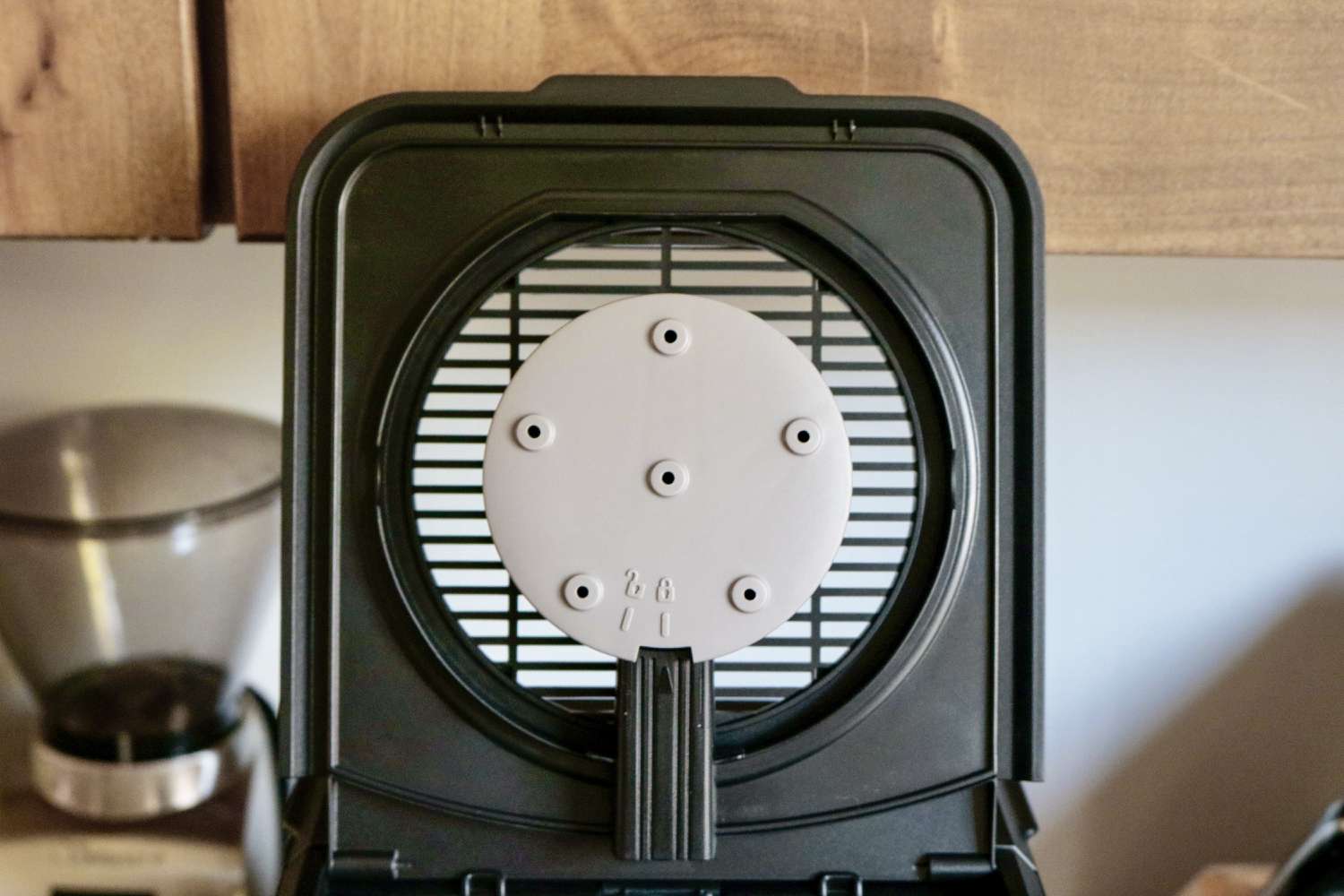 a closeup look at the oxo's showerhead