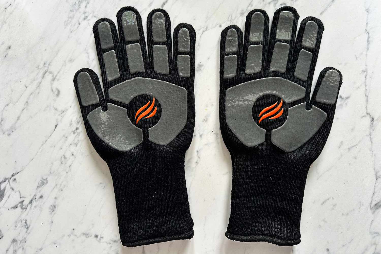 The palms of the Blackstone Griddle Gloves
