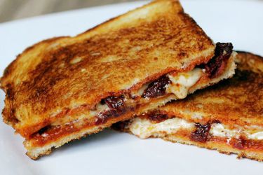 20130127-238521-sandwiched-grilled-cheese-sandwich-with-sun-dried-tomatoes-and-harissa-edit.jpg