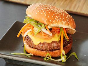 Barbecue Kim-cheese burgers