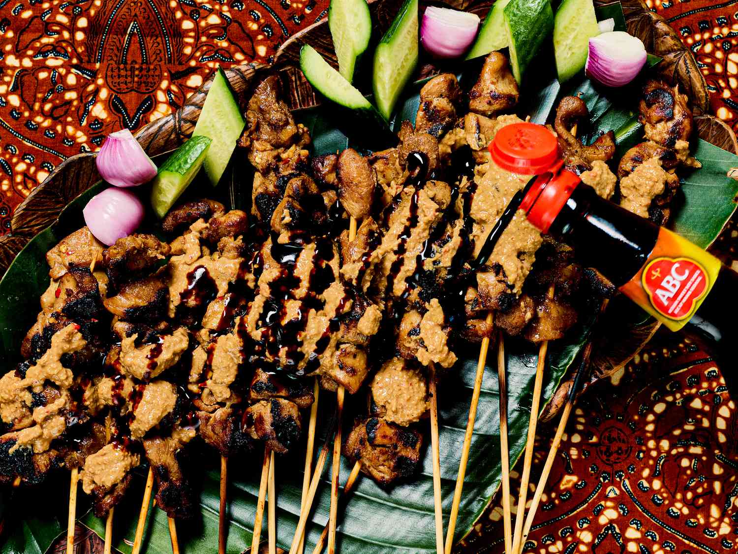 Overhead view of drizzling sauce