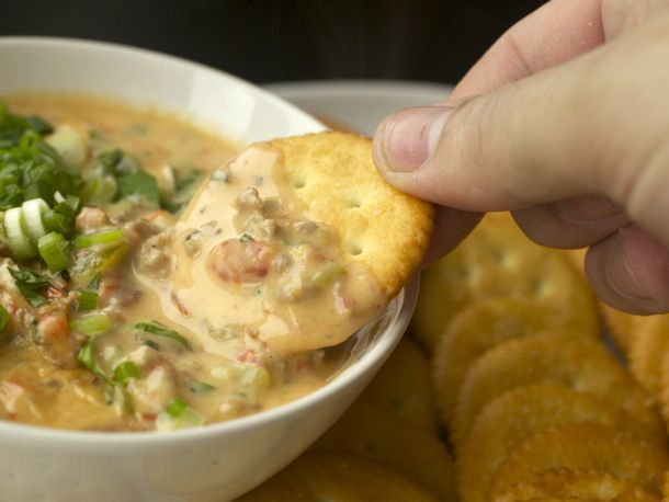 20110128-cheeseburger-dip-primary.jpg