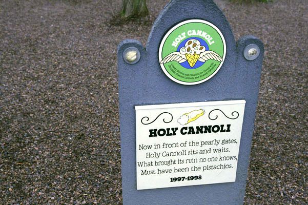 Holy Cannoli (1987-1988)