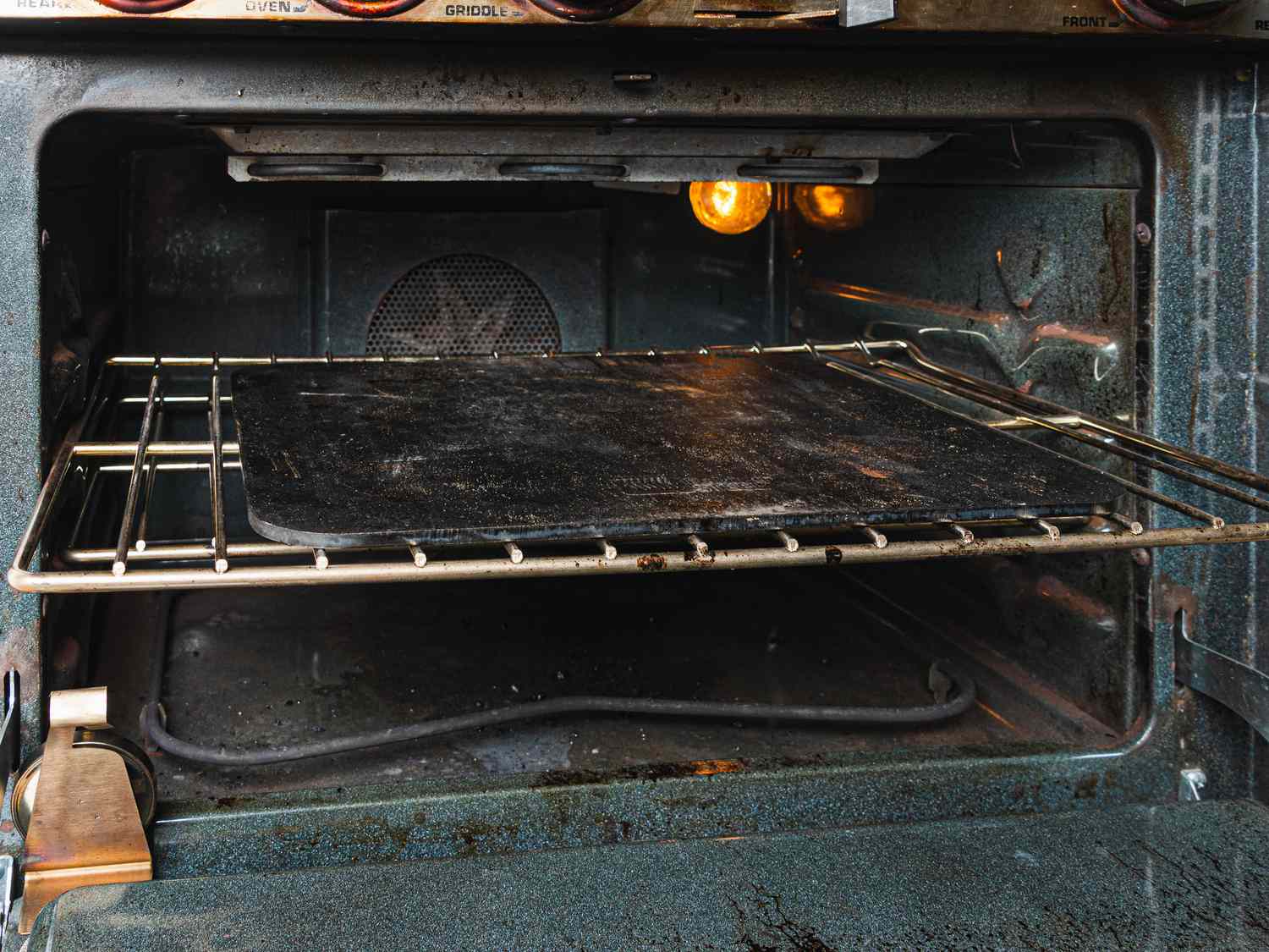 Broiler set-up for baking lahmajun