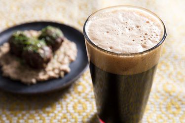 20181127-MHT-beer-pairings-malty-vicky-wasik-2