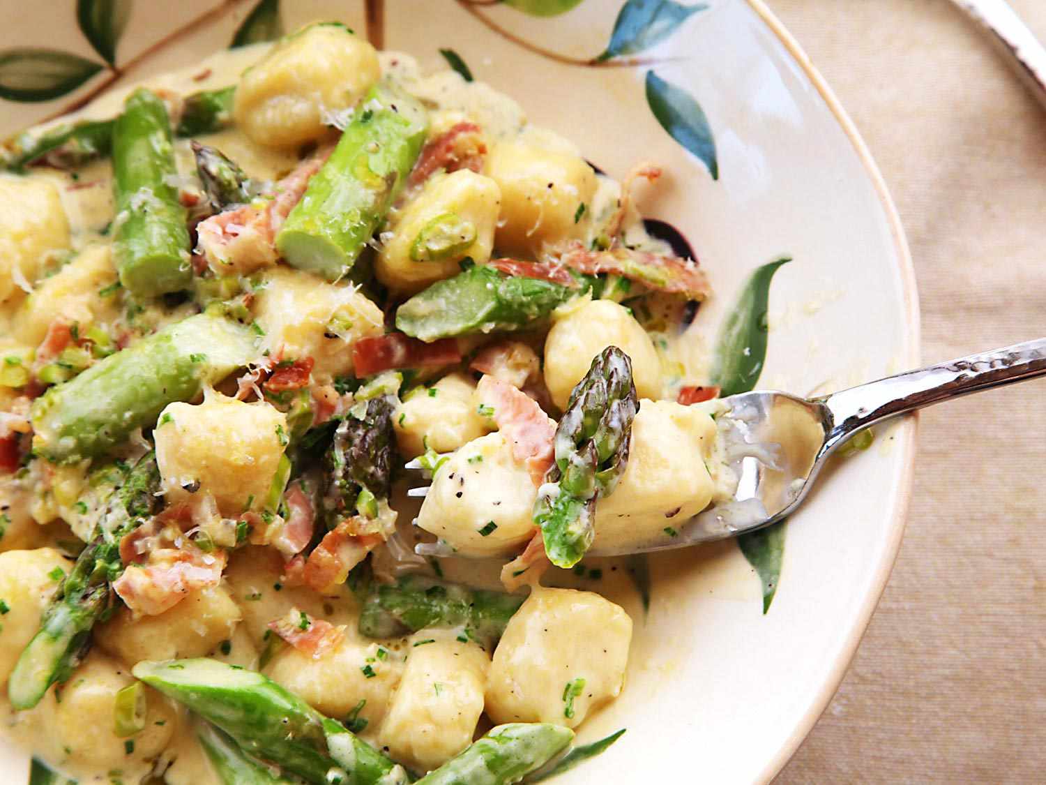 20150422-asparagus-prosciutto-green-cream-ricotta-gnocchi-recipe-7.jpg