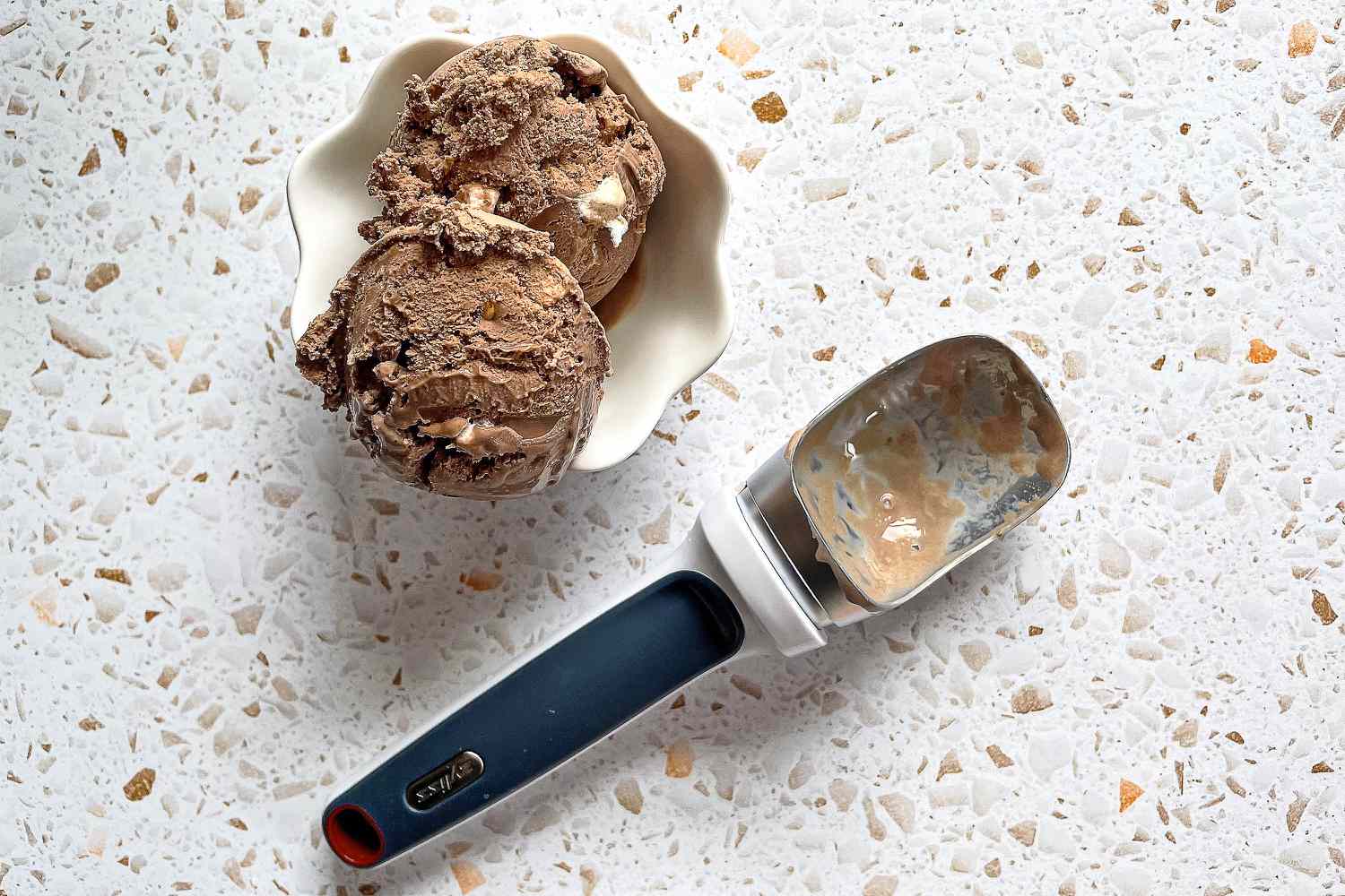 the zyliss right scoop with chocolate ice cream