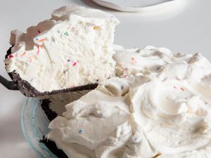 20190501-ice-cream-pie-vicky-wasik-17