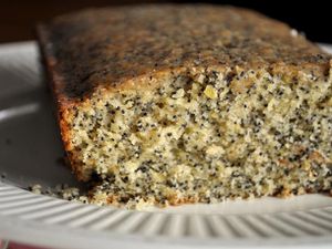 20120504-wakeandbake-poppy-seed-coffee-cake.JPG