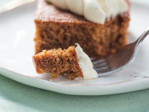 20170730-gingerbread-cake-vicky-wasik-14.jpg