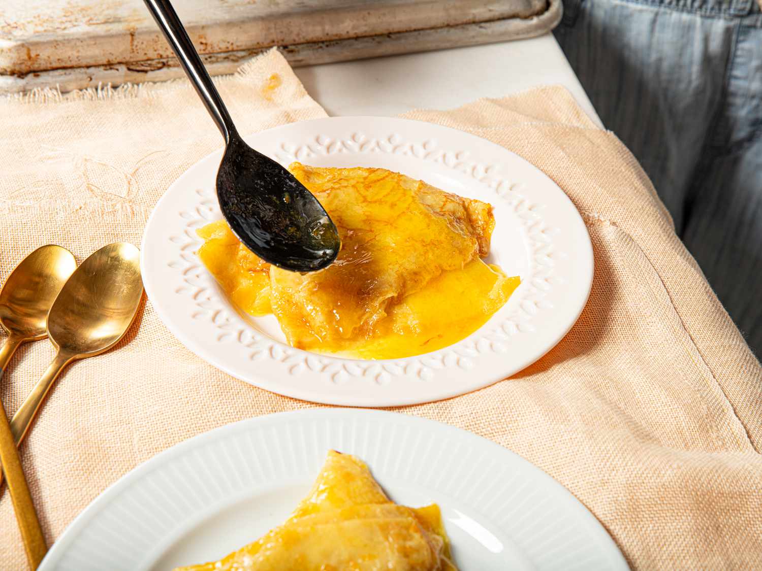 Side view of pouring on sauce