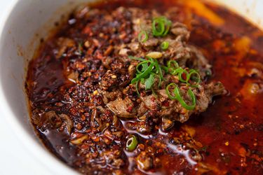 20191022-fuchsia-dunlop-sichuan-cooking-shoot-vicky-wasik-beef-8