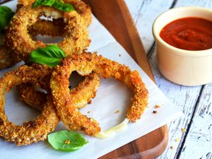20150412-Baked-Mozzarella-Stuffed-Onion-Rings-Cheese-Morgan-Eisenberg.jpg